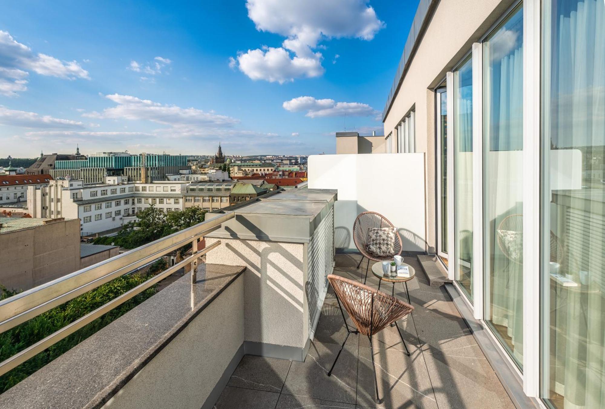 Vn17 Rooftop Suites By Adrez Praga Exterior foto