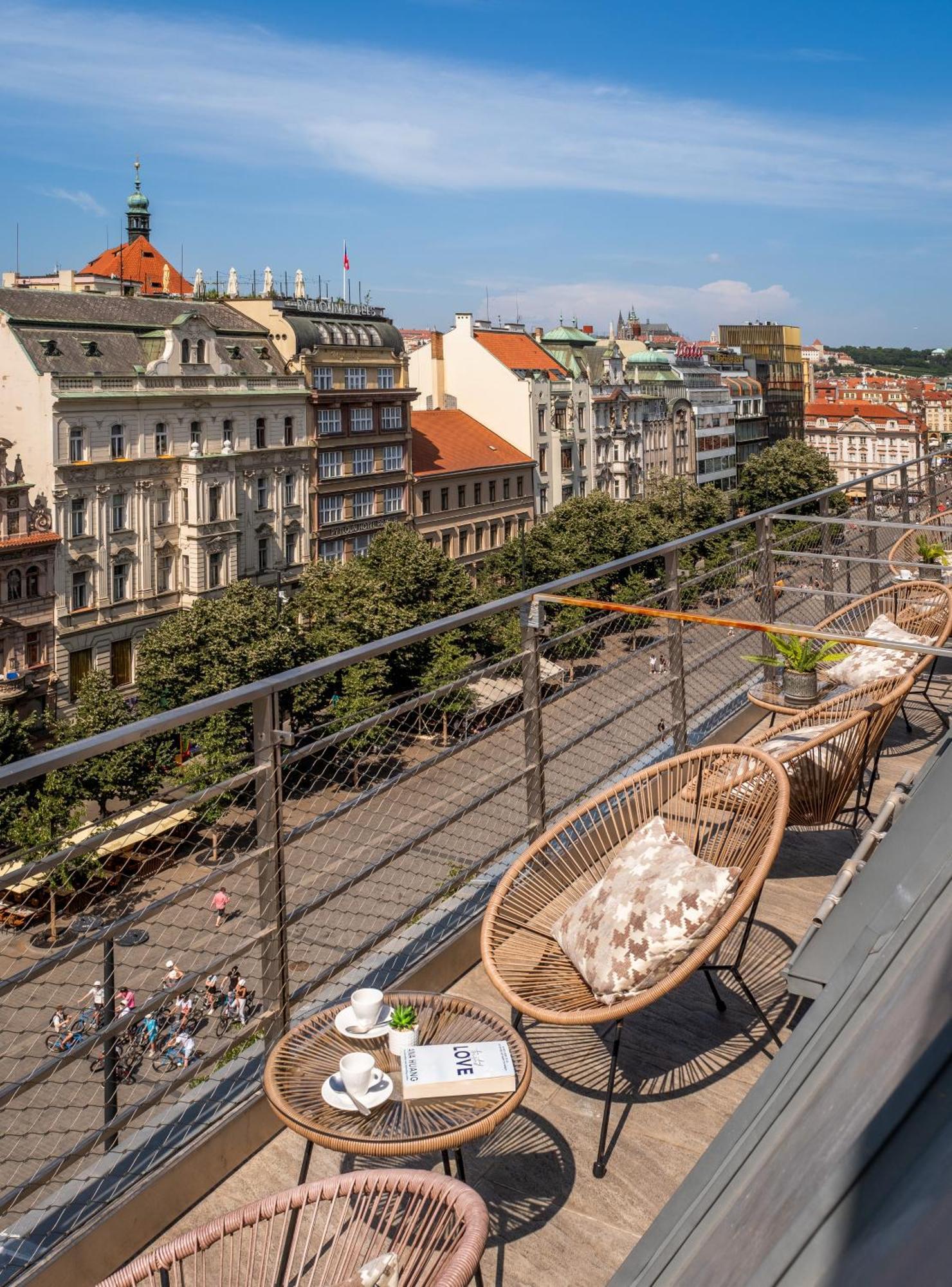 Vn17 Rooftop Suites By Adrez Praga Exterior foto